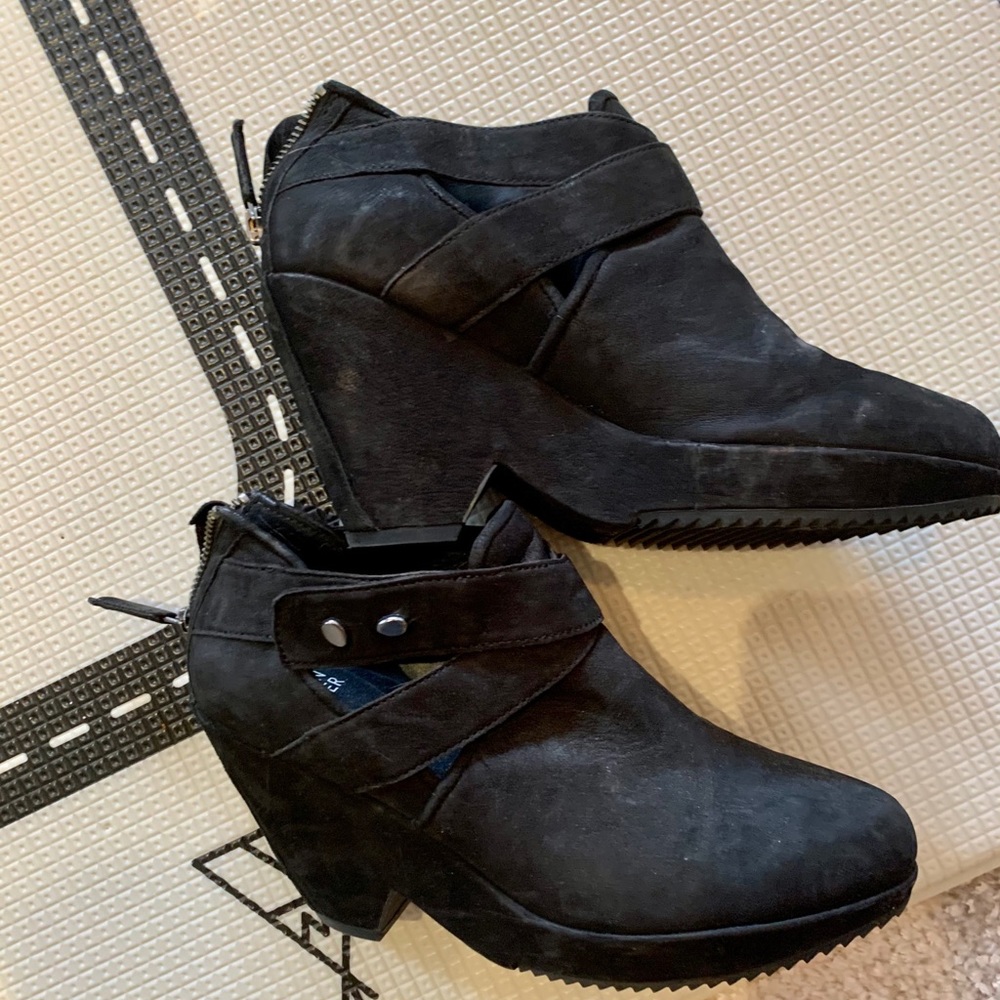 Eileen Fisher Booties